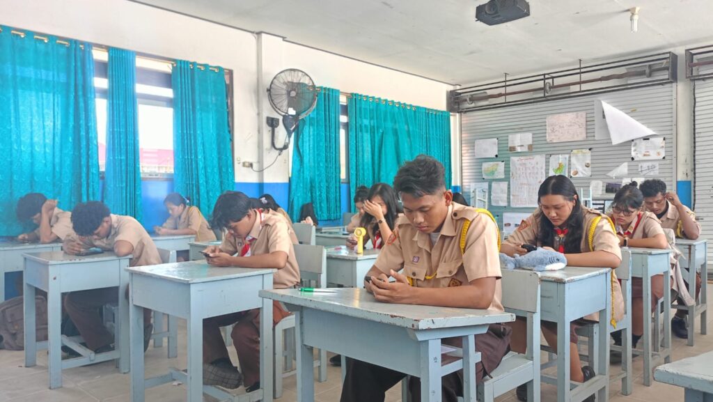 MENUJU GERBANG KELULUSAN : HARI PERTAMA PENILAIAN SUMATIF KELAS XII SMAS TARUNA JAYA SAMPIT